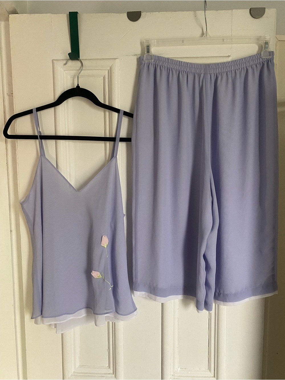 Vintage Lavender Two-Piece Sleep Set - Camisole & Wide-Leg Capri